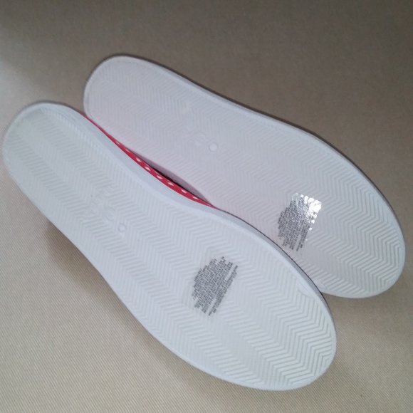 Red with white hearts canvas slip ons NWOT - Picture 4 of 5